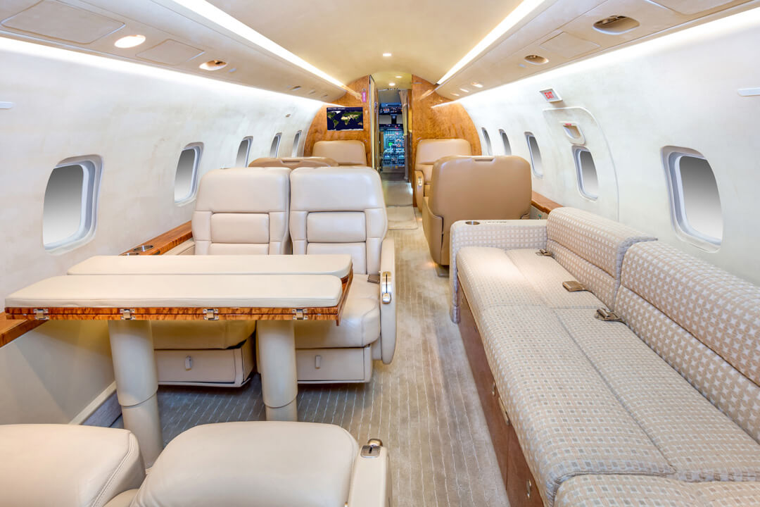 1990 Bombardier Challenger 601-3A (interior)- For Sale